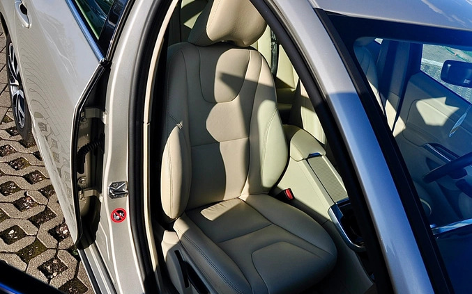 Volvo S60 cena 63000 przebieg: 138000, rok produkcji 2017 z Zamość małe 277